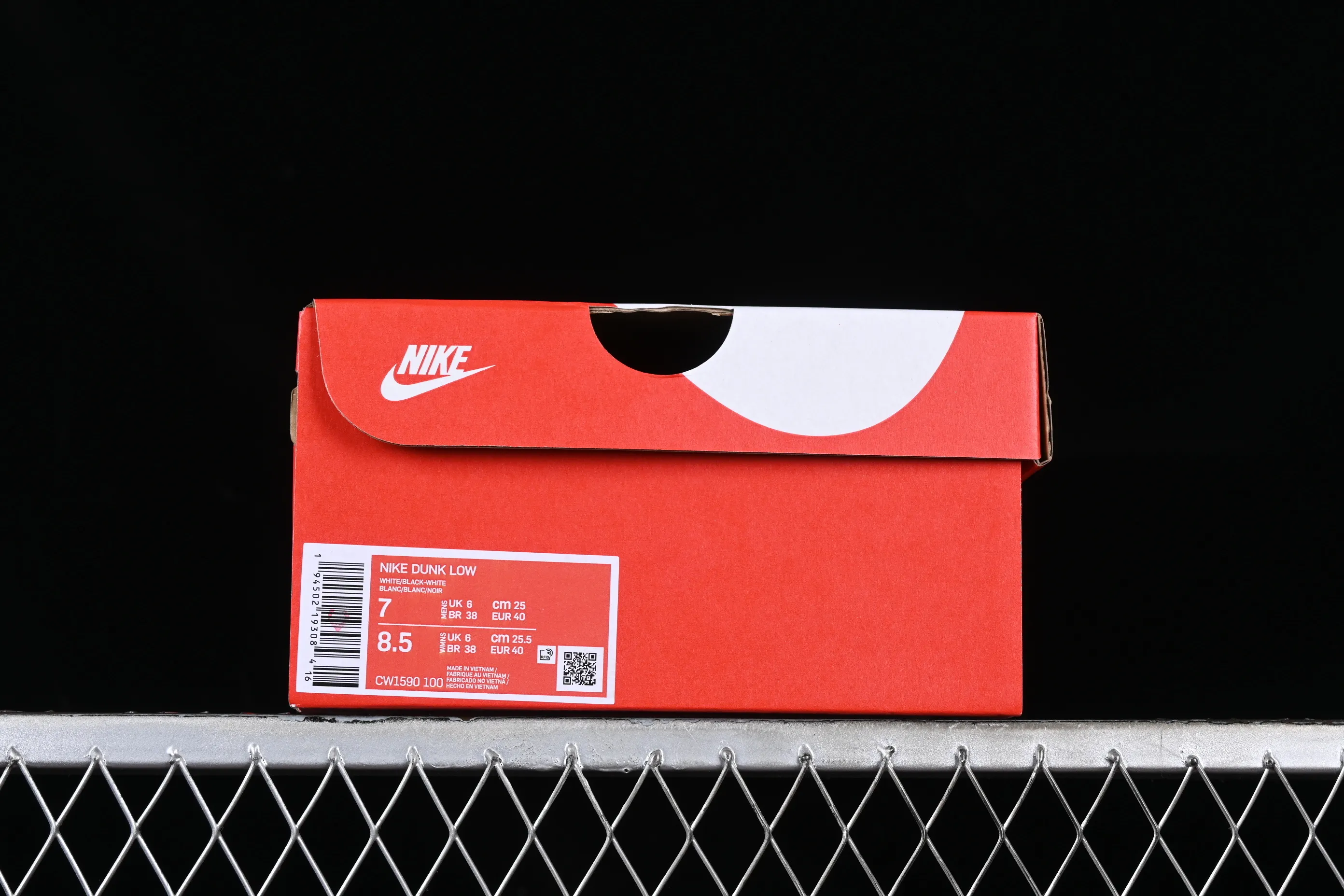 All categories Nk SB Dunk series Nk SB Dunk Low low-top sneakers CS version Nk Dunk Low "Panda" black and white panda customized version of deconstructed strap casual sneakers CW1590-100
